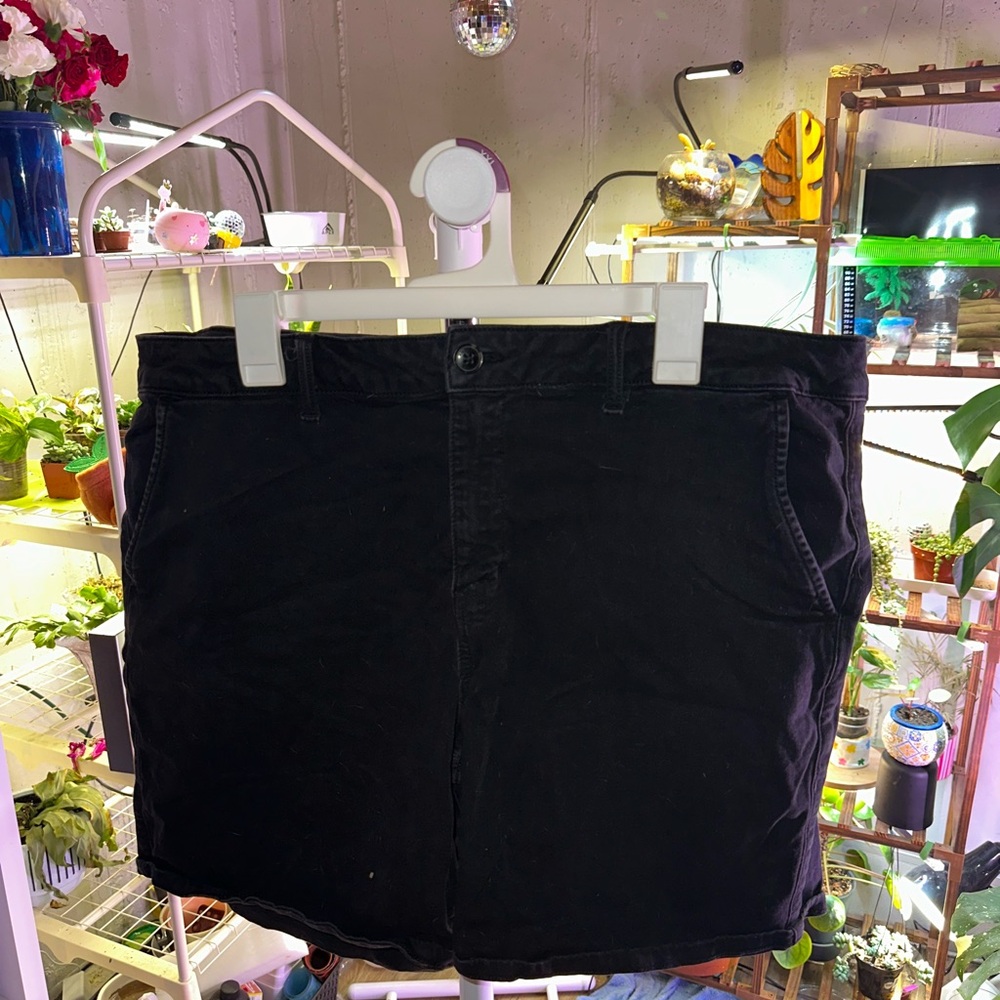Men’s Classic Black Denim Shorts